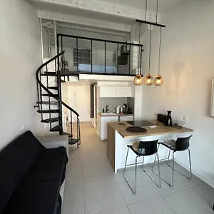https://appartement-comptemporain-vue-mer.fr-provencehotel.com